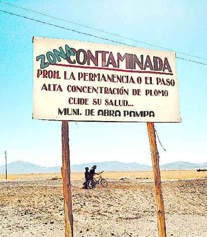 Cartel que indica contaminaciòn